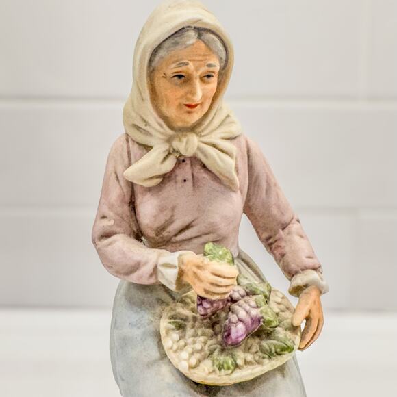 1960’s Vintage Homco Woman with Grapes Figurine, #1433, Farmyard Collection, 8”H - Picture 6 of 10